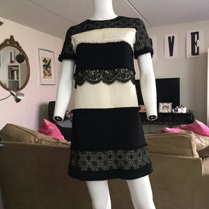 Amelia Toro Blk & White Lace Trim Shift Dress